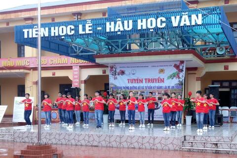 NGOẠI KHÓA TUYÊN TRUYỀN LUẬT GIAO THÔNG ĐƯỜNG BỘ VÀ KĨ NĂNG LÁI XE AN TOÀN.