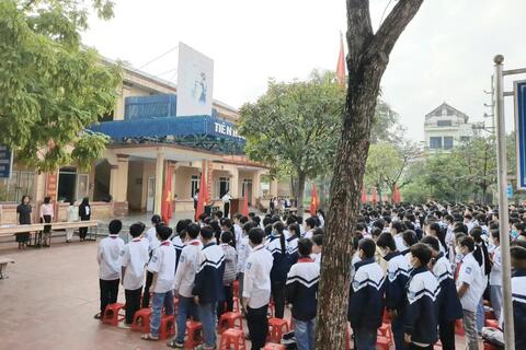 TRƯỜNG THCS LÊ QUÝ ĐÔN HƯỞNG ỨNG “NGÀY THẾ GIỚI TƯỞNG NIỆM CÁC NẠN NHÂN TỬ VONG DO TAI NẠN GIAO THÔNG” NĂM 2022