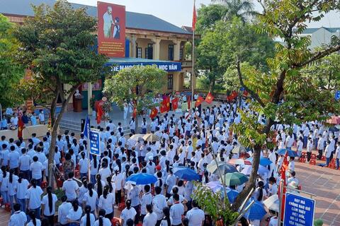 KHAI GIẢNG TRƯỜNG THCS LÊ QUÝ ĐÔN KIM ĐỘNG - HƯNG YÊN NĂM HỌC 2020 - 2021