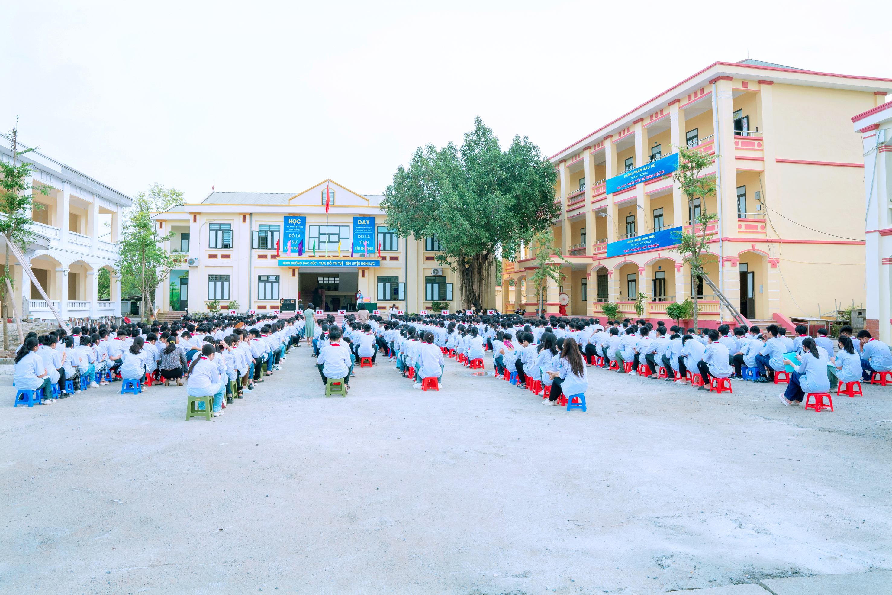 TRƯỜNG THCS LÊ QUÝ ĐÔN CHUNG TAY ỦNG HỘ ĐỒNG BÀO BỊ LŨ LỤT DO BÃO YAGI