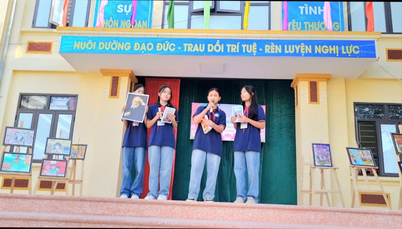 CHƯƠNG TRÌNH NGOẠI KHÓA HƯỞNG ỨNG TUẦN LỄ VĂN HÓA ĐỌC: CUỘC THI GIỚI THIỆU SÁCH