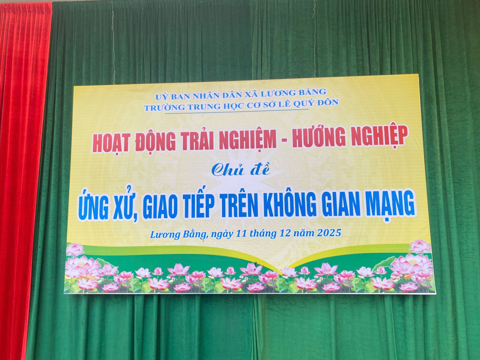 TRƯỜNG THCS LÊ QUÝ ĐÔN TỔ CHỨC HOẠT ĐỘNG TRẢI NGHIỆM HƯỚNG NGHIỆP VỚI CHỦ ĐỀ "ỨNG XỬ, GIAO TIẾP TRÊN KHÔNG GIAN MẠNG"