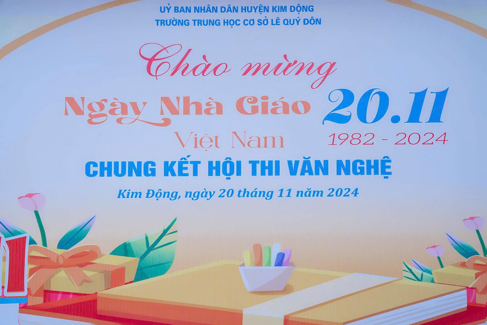 TRƯỜNG THCS LÊ QUÝ ĐÔN KỈ NIỆM 42 NĂM  NGÀY NHÀ GIÁO VIỆT NAM 20 - 11